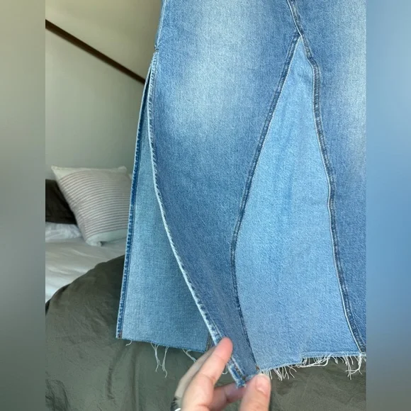 Levi’s Premium Blue Denim Skirt Size 27 Big E 100% Cotton 2 tone Side Slit NWT - Picture 3 of 8